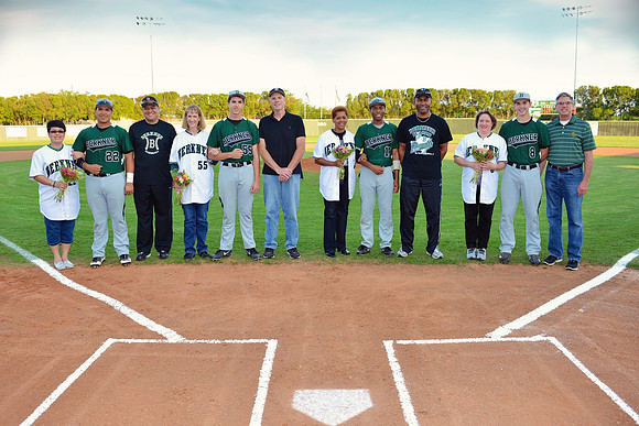 00 Seniors with Parents