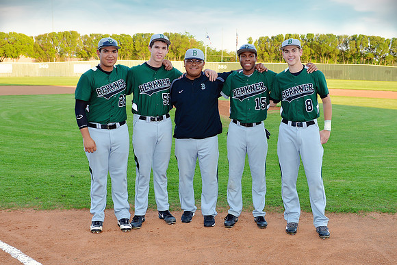 00 Seniors with Tovar